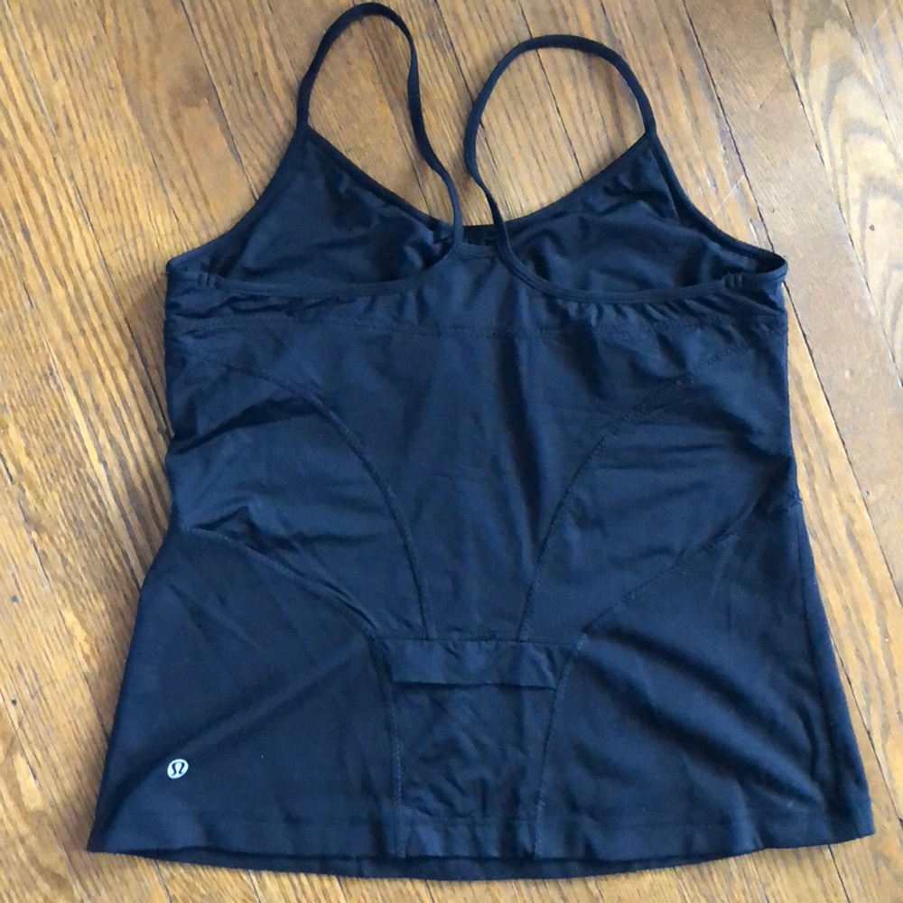 Lululemon shelf bra workout top size 8